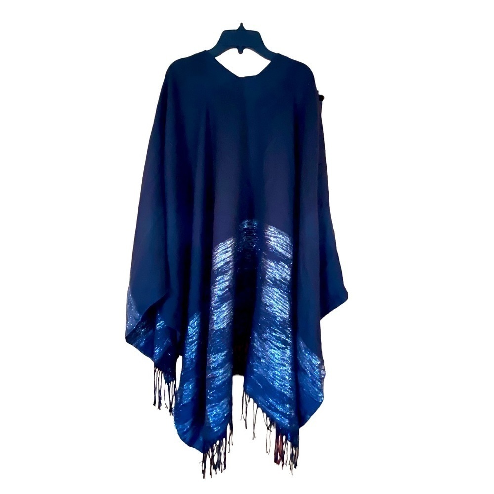Croft and Barrow Black and Silver Women’s Wrap - Picture 3 of 4